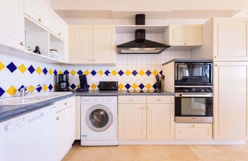 Valras-Plage Apartment | Spacious Apartment with Panoramic View