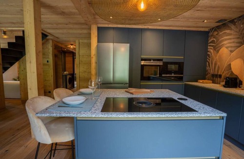 Les Bossons Ski Chalet | Spacious Chalet | View | Jacuzzi | Fireplace | BBQ