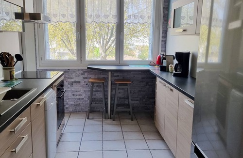 Avignon Apartment | SPACIOUS, CLEAN, COMFORTABLE APARTMENT CLOSE TO TOWN CENTER