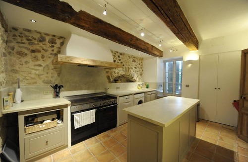 Lambesc House | Spacious family villa Provence | 7 bedroom, heated pool, pet-friendly. Aix 25min