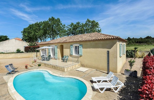 Beaufort House | Spacious Holiday Home in Aigues vives