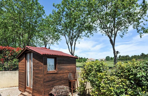 Beaufort House | Spacious Holiday Home in Aigues vives