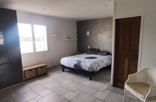 Istres Villa | Spacious Istres villa, breathtaking view of the Etang de l'Olivier