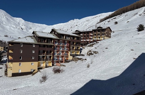 Allos Apartment | Spacious ski apartment for 7P, sauna pool