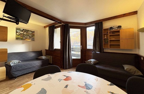 Les Orres Apartment | Spacious studio 6 ppl, ski-in/ski-out, Free Wifi