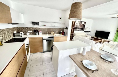 Port Marianne Apartment | Spacious T3 with Wifi - terrace and parking