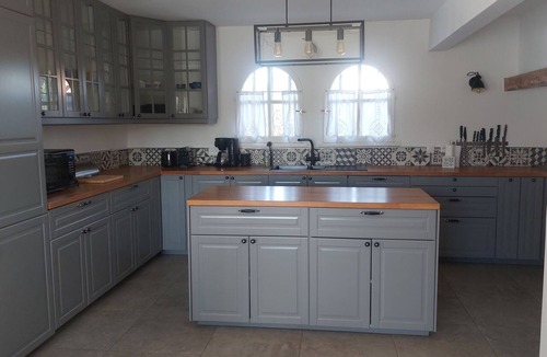 Mandelieu-La-Napoule Villa | Spacious villa in town center, large swimming pool, Esterel view