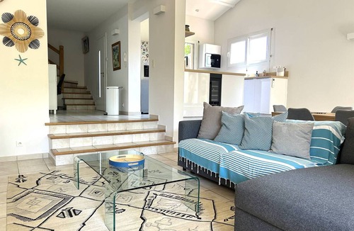 Bormes-Les-Mimosas House | Spacious villa with private pool in Bormes-les-Mimosas
