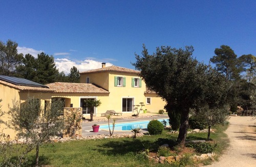 Sillans-la Cascade Villa | SPACIOUS VILLA IN A QUIET LOCATION IN SILLANS-LA-CASCADE IN PROVENCE 3BEDROOM- 2BATHROOM