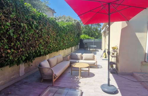 Les Cevennes House | Spacious villa with pool in the heart of Montpellier (proche de la mer, near sea)