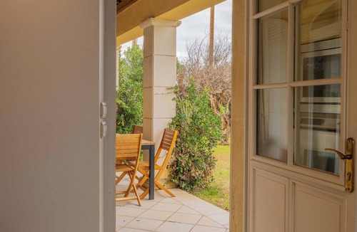 Sainte-Maxime - Saint-Tropez Apartment | Spacious Villa with Pool & A/C for 8 – Sea View