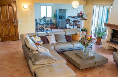 Saint-Raphael Villa | SPECIAL OFFER: Villa with Heated Pool and SPECTACULAR Views of the Bay of Cannes and Fireworks