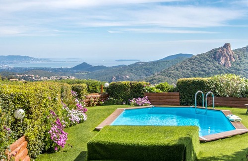 Saint-Raphael Villa | SPECIAL OFFER: Villa with Heated Pool and SPECTACULAR Views of the Bay of Cannes and Fireworks