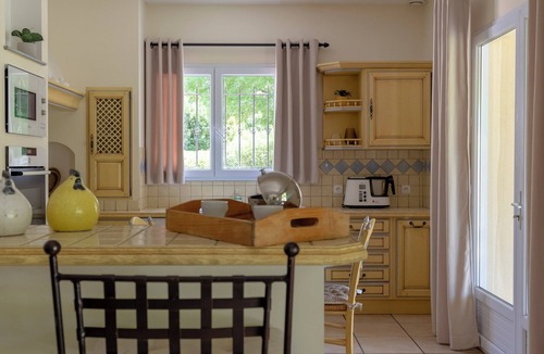 St.-Remy-de-Provence House | Splendid Provencal Villa with Air-Conditoning, Heated Pool and Outside kitchen
