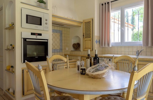 St.-Remy-de-Provence House | Splendid Provencal Villa with Air-Conditoning, Heated Pool and Outside kitchen