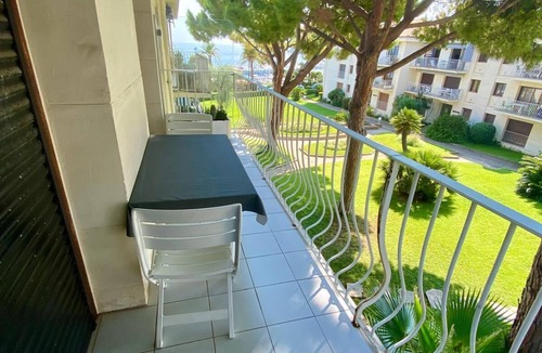 Saint-Jean-Cap-Ferrat Apartment | St Jean Cap Ferrat city center, 60m2, 14m2 terrace with sea view and parking