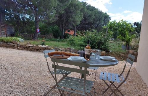 Cessenon-sur-Orb Cottage | Stone cottage, isolated in the heart of the vineyards, close to the river