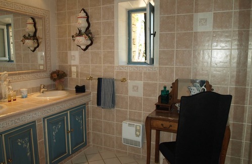 Orgon House | Stone farmhouse 320 m2 on 1 hectare in the heart of the Alpilles, guaranteed peace and quiet,