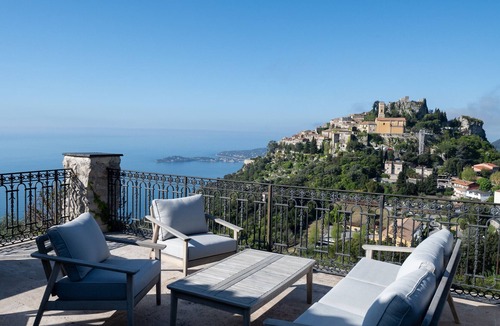Eze Villa | Stone villa facing Èze Village