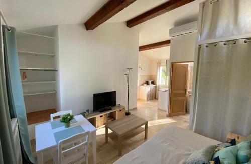 Callian Apartment | Studio à la campagne