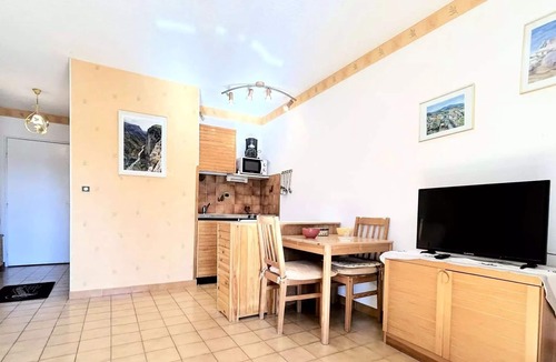Greoux-les-Bains Apartment | Studio - 1/2 persons - Gréoux-Les-Bains