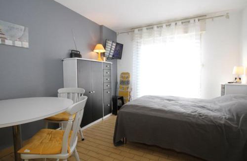 Balaruc-les-Bains Apartment | Studio 2* avec Balcon, Parking et Proche Thermes - Balaruc-les-Bains - FR-1-553-100