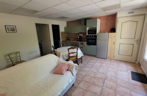 Cornillon-Confoux Apartment | Studio apartment in a Provençal farmhouse.