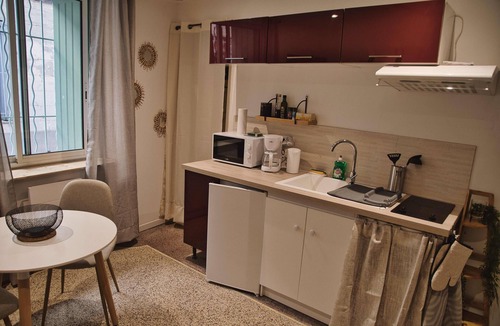 Beaucaire Apartment | Studio Apartment 'Centre Historique Beaucaire' with Wi-Fi