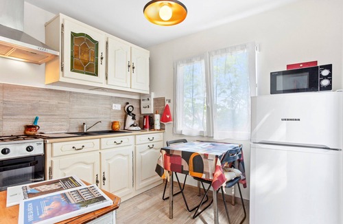 Bras Apartment | Studio Apartment 'Le Clos Madame - Le Jardin' with Shared Pool, Wi-Fi and Air Conditioning