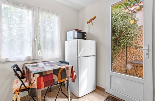 Bras Apartment | Studio Apartment 'Le Clos Madame - Le Jardin' with Shared Pool, Wi-Fi and Air Conditioning