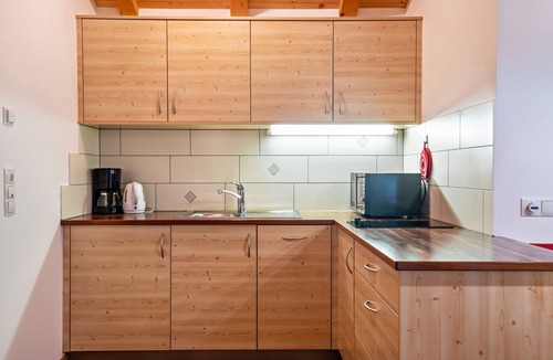 Laion Apartment | Studio Apartment 'Solerhof Apt Romantik' with Mountain View, Garden & Wi-Fi