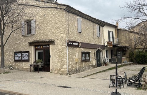 Eygalieres Apartment | Studio au coeur d'Eygalières avec terrasse privée