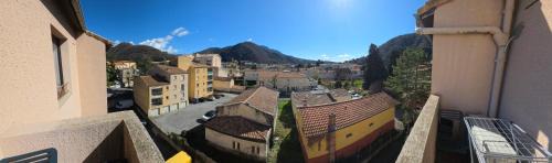 Digne-les-Bains Apartment | Studio avec balcon et vue panoramique sur le Cousson proche Thermes