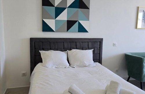 Perols Apartment | studio balcon, centre ville, parc expo, Arena
