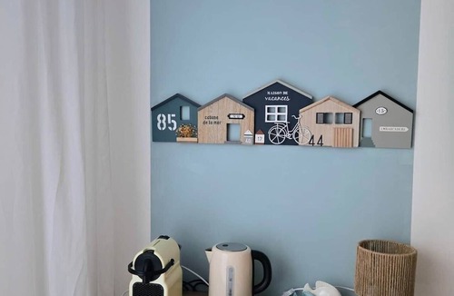 Eguilles Apartment | "Studio Bleu": Seaside Vibe