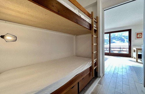 Monetier-les-Bains Apartment | Studio cabin for 4 with balcony, near shops and free shuttle