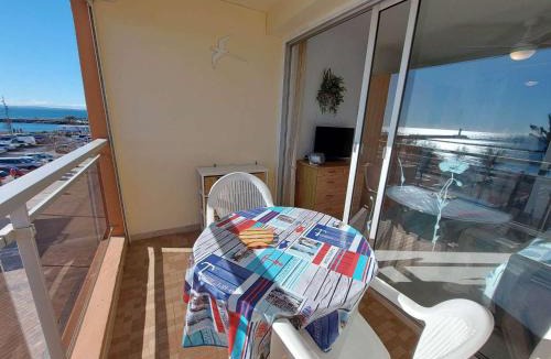 Le Grau-dʼAgde Apartment | Studio cabine 4 personnes, terrasse, parking, Grau d'Agde - FR-1-423-210