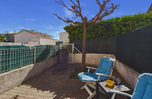 Le Grau-dʼAgde Apartment | Studio cabine RDC, proche plage et commerces, terrasse, WiFi gratuit, park 1 voiture, 4 couchages - FR-1-423-230