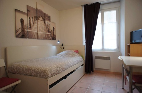 Digne-les-Bains Apartment | Studio - City Center - Quiet