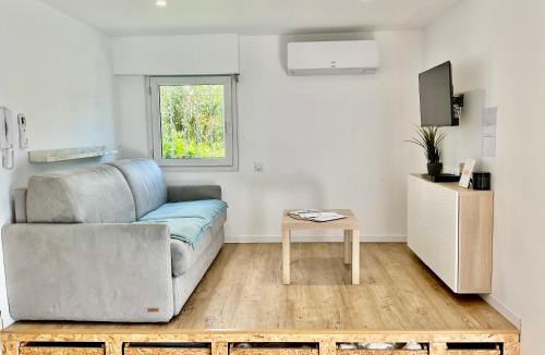 Boulouris-sur-Mer Apartment | Studio climatisé avec piscine, parking résidence et plages proches