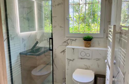 Boulouris-sur-Mer Apartment | Studio climatisé avec piscine, parking résidence et plages proches