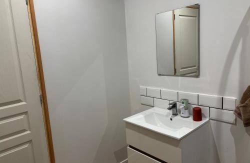 Lunel-Viel House | Studio cosy avec accès jardin
