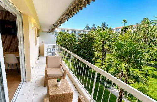 California - Pezou Apartment | Studio design avec terrasse Cannes centre palais festival
