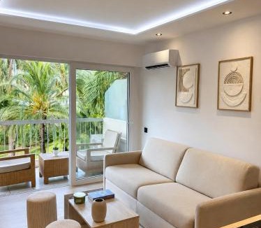 California - Pezou Apartment | Studio design avec terrasse Cannes centre palais festival