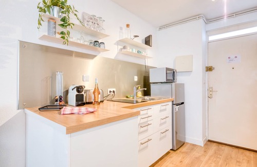 Palavas-les-Flots Apartment | Studio direct access to the beach with sea view, Wi-Fi and air conditioning