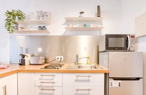 Palavas-les-Flots Apartment | Studio direct access to the beach with sea view, Wi-Fi and air conditioning