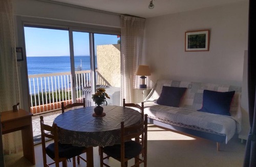 Boulouris-sur-Mer Apartment | STUDIO FACE MER