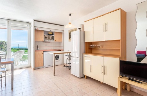 Sete Apartment | Studio for 4 with terrace, beach access, and private parking