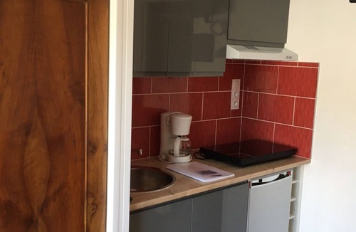 Montesquieu-des-Alberes Apartment | Studio Tout Confort aux Pieds des Albères Classé Deux Étoiles