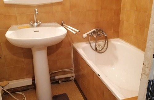Prats-de-Mollo-la-Preste Apartment | Studio close to all amenities - swimming pool, shops, restaurant.